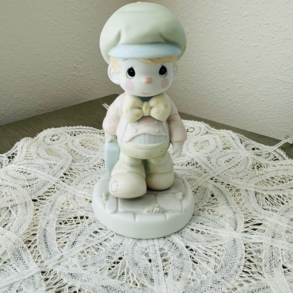 Precious Moments Lord Help Me Make The Grade Figurine - Picture 1 of 3